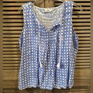 Vineyard Vines Blue and White Sleeveless Blouse